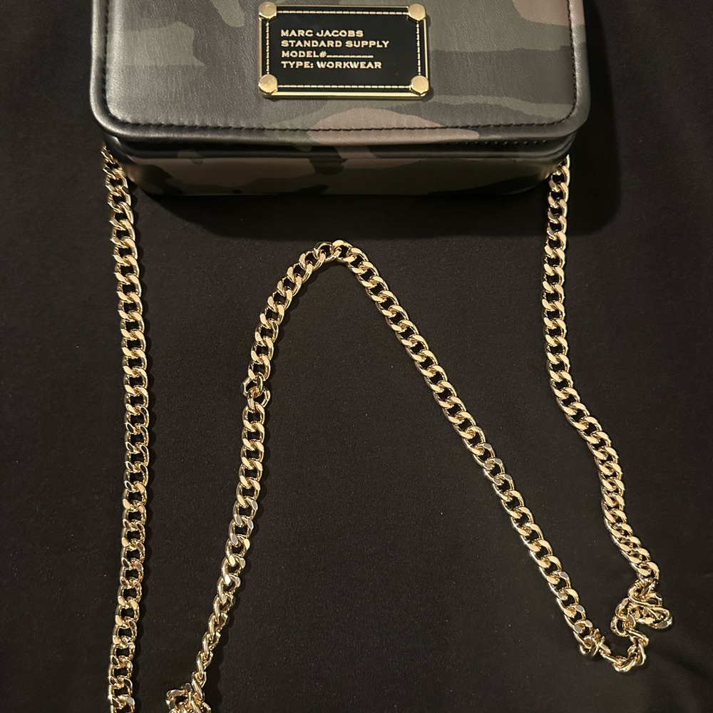 Marc Jacobs Camouflage Shoulder Bag with Gold Chain - Picture 11 of 13